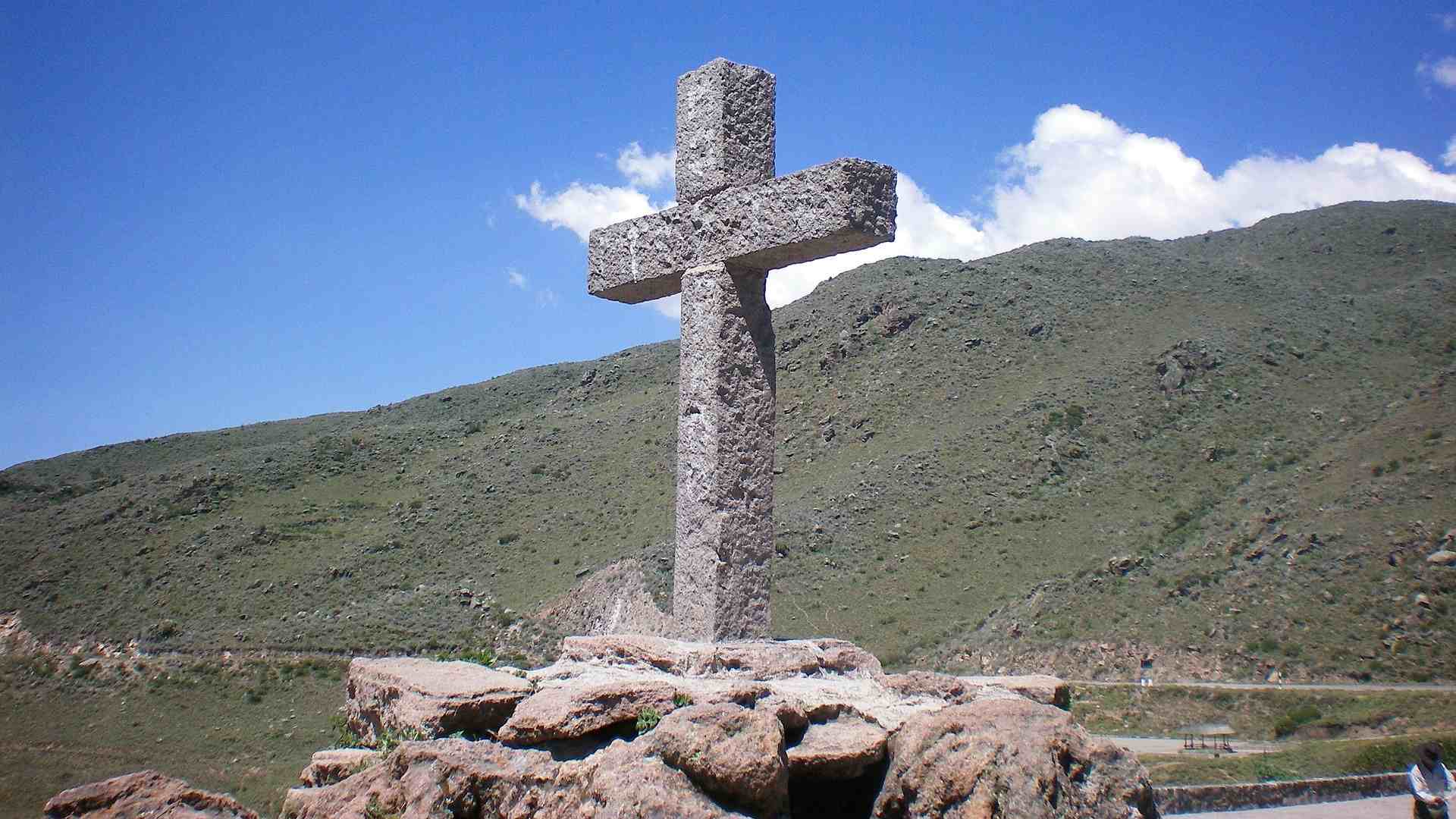 Stone cross in Colca Canyon