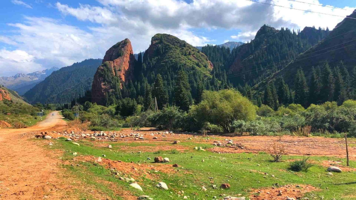 Broken Heart entrance Valley