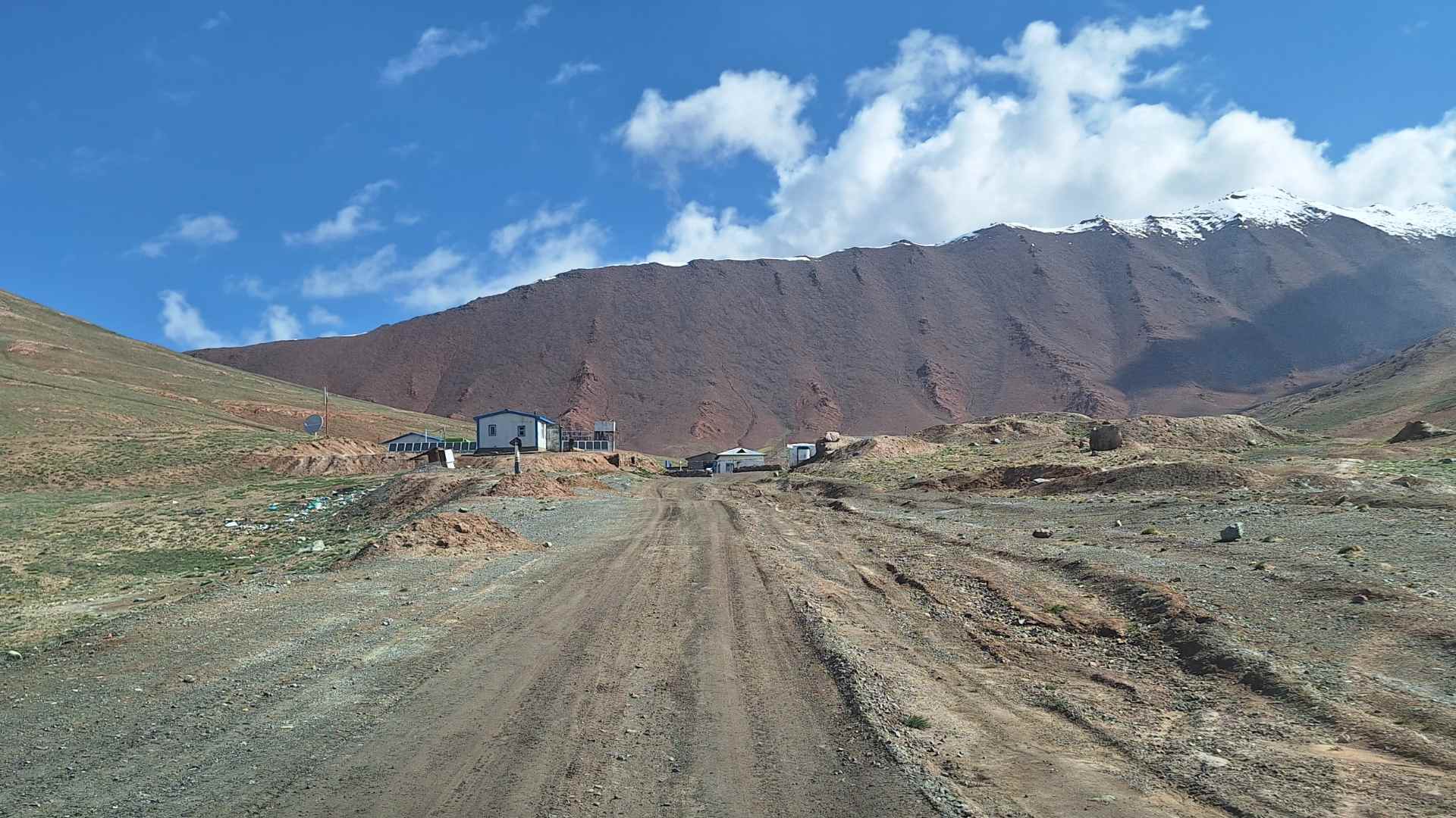 Approaching the Tajikistan border checkpoint