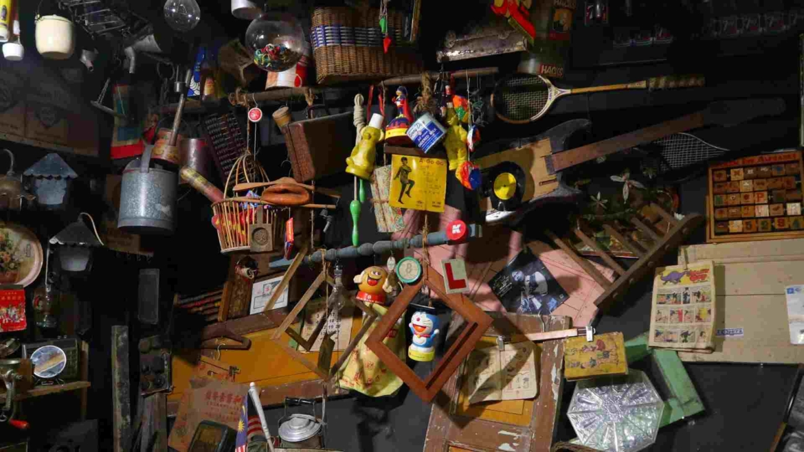 In the Time Tunnel Museum, Brinchang