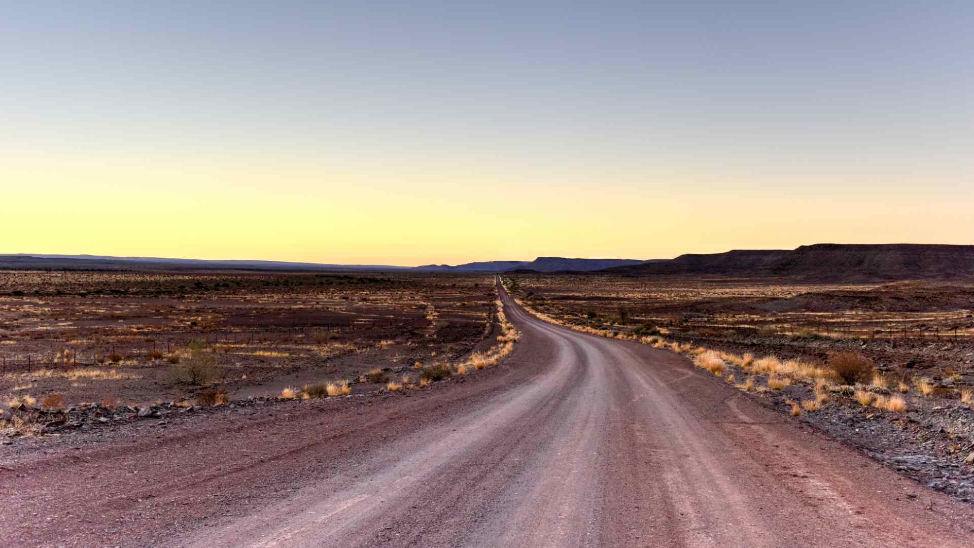 On a gravel road to a Fish River Canyon viewpoint