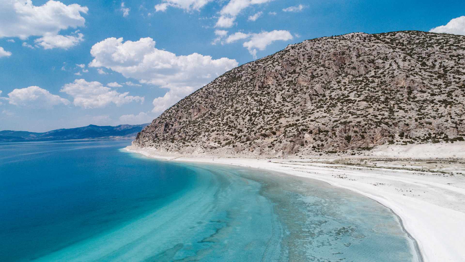 The eastern coast of Lake Salda