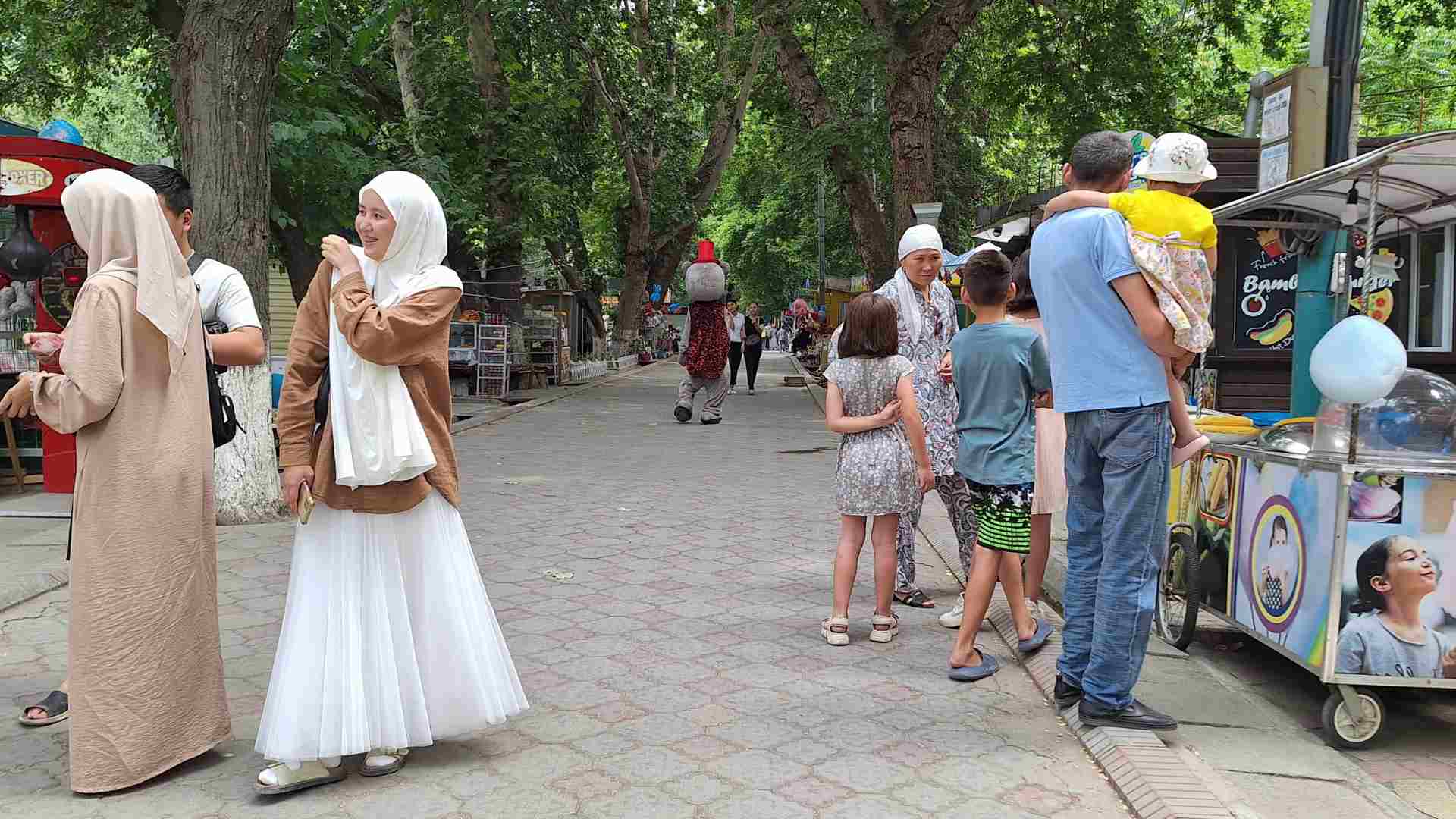 In Alisher Navoy Park