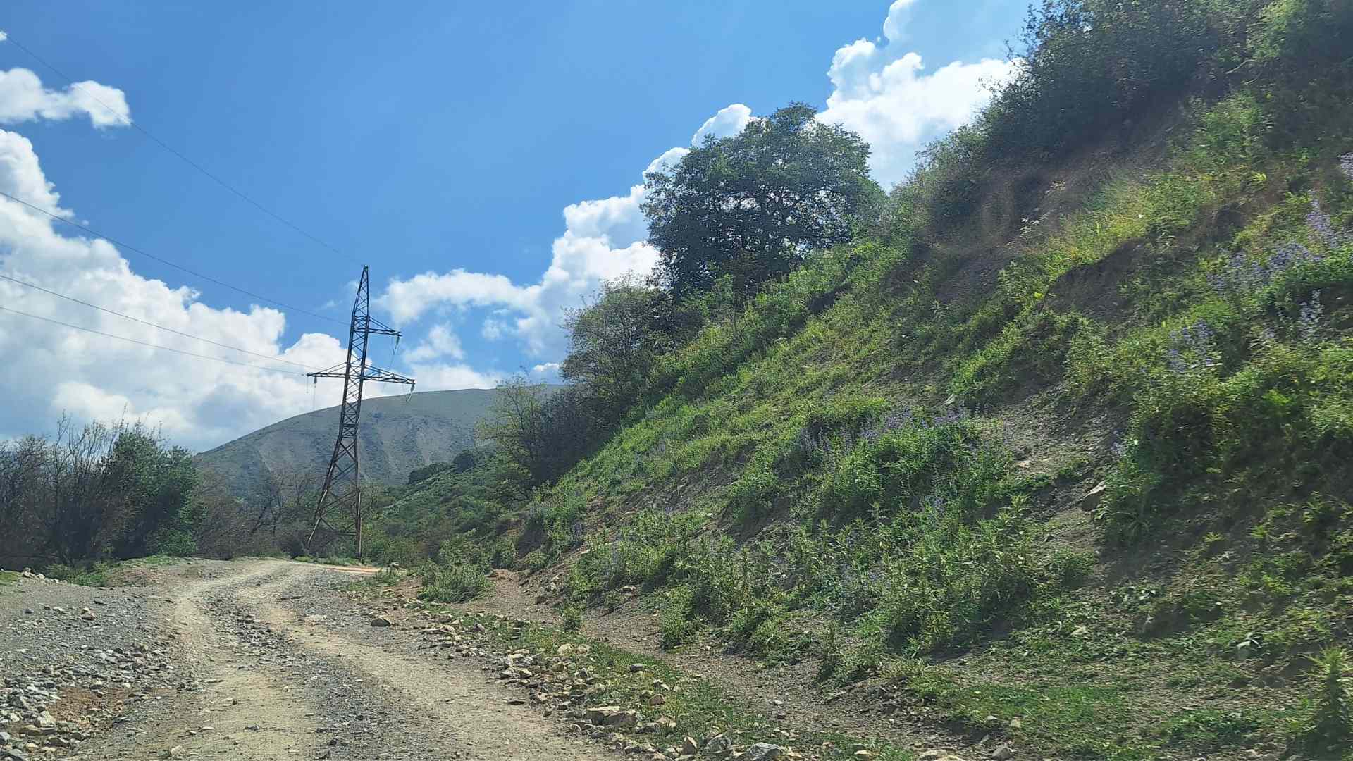 The old dirt road between Jalal-Abad and Kazarman