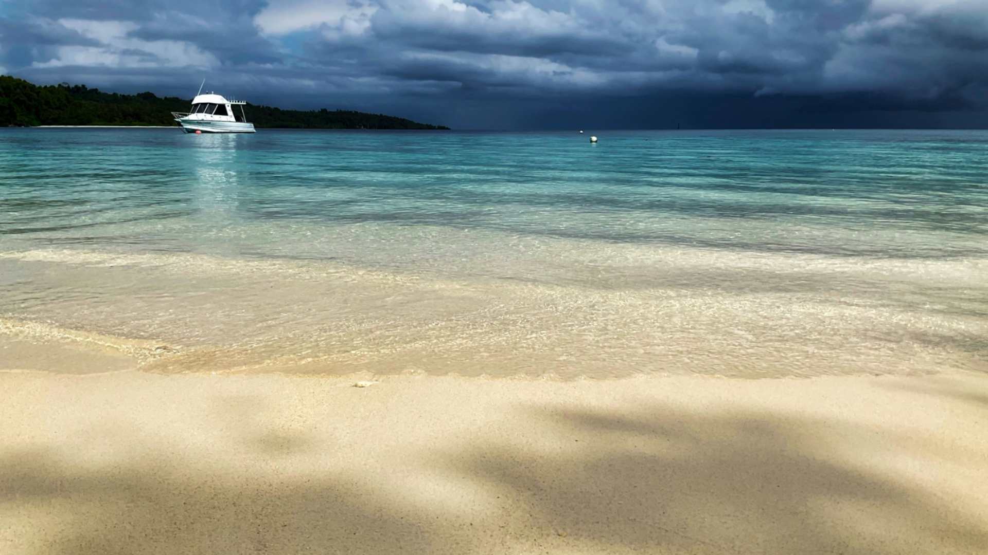 Mentawai surf charters- wild liveaboard surfing expeditions