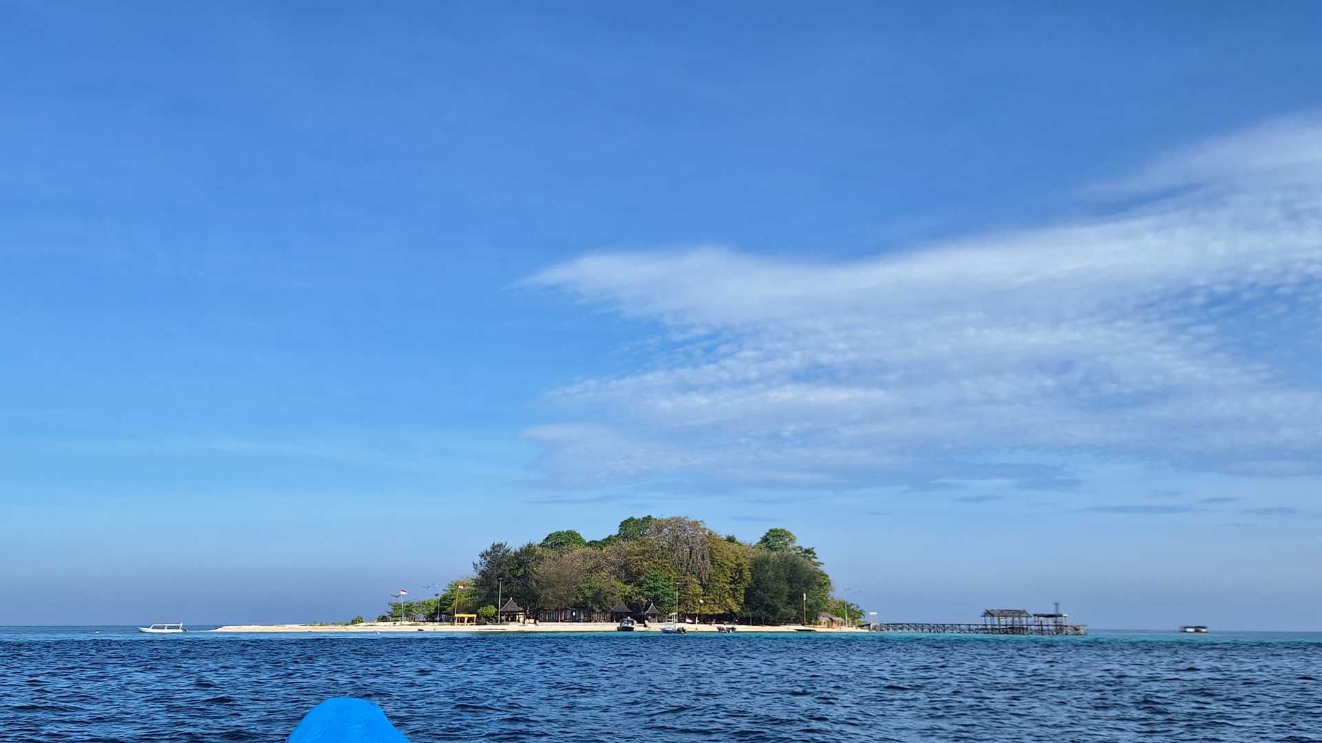 Approaching Samalona Island