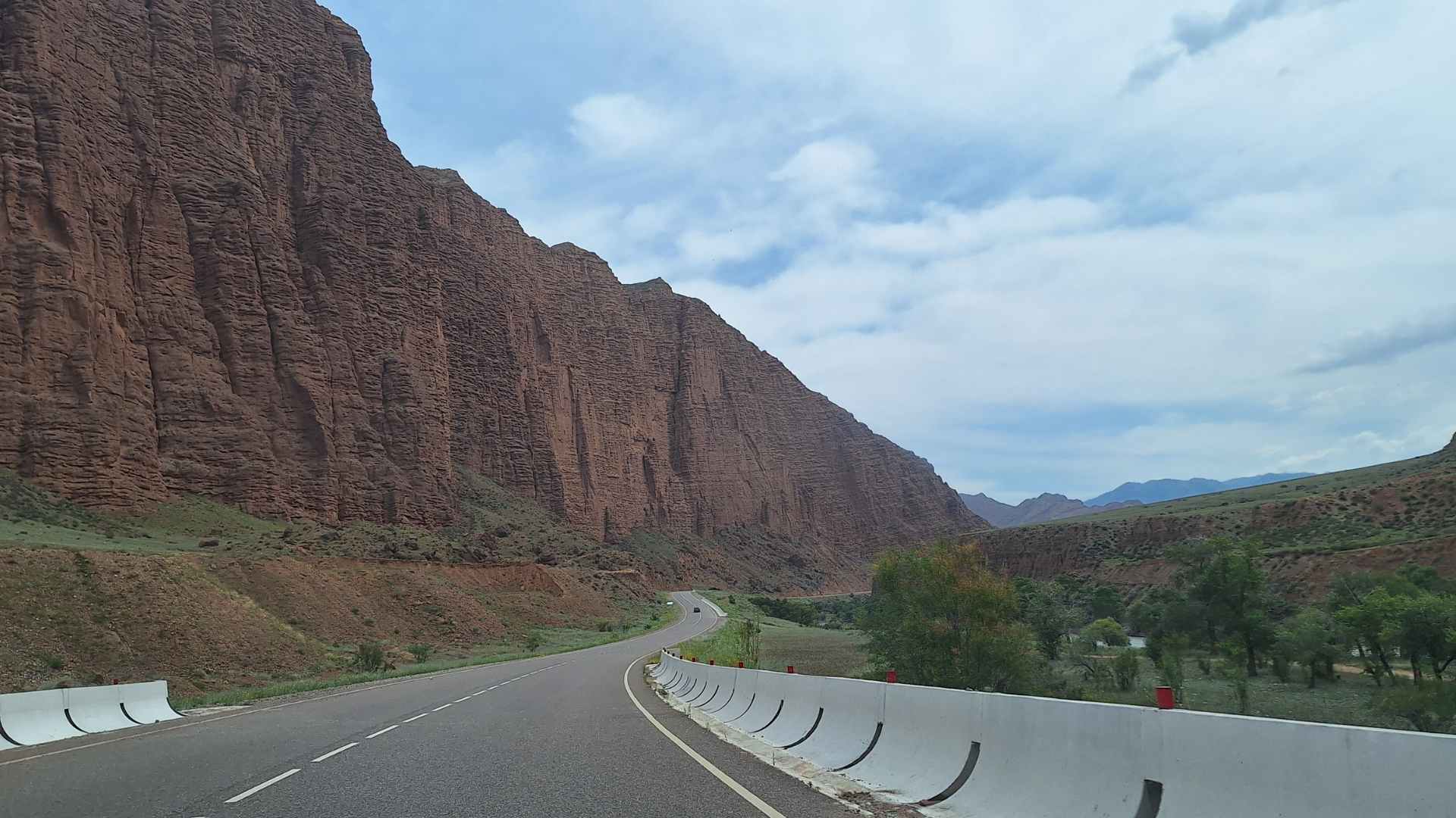The new road from Jalal-Abad to Kochkor