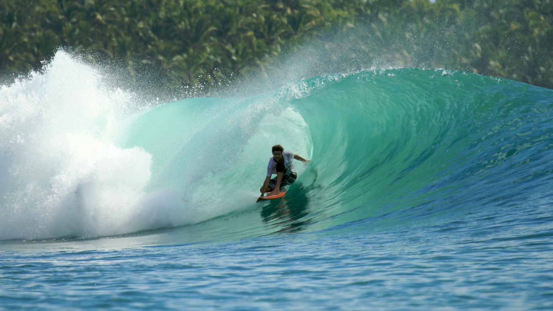 Mentawai surfing