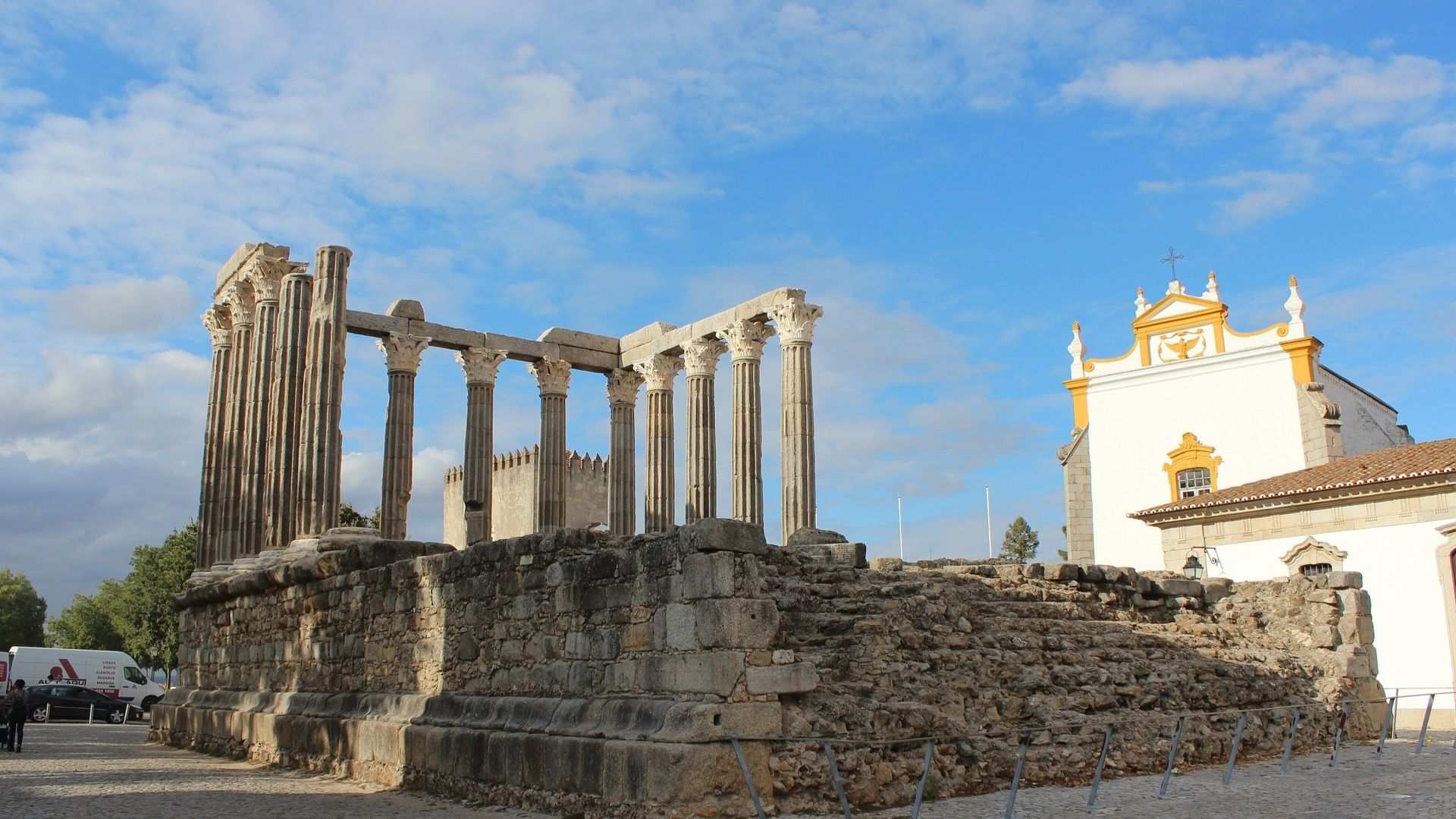 Roman ruins in Evora