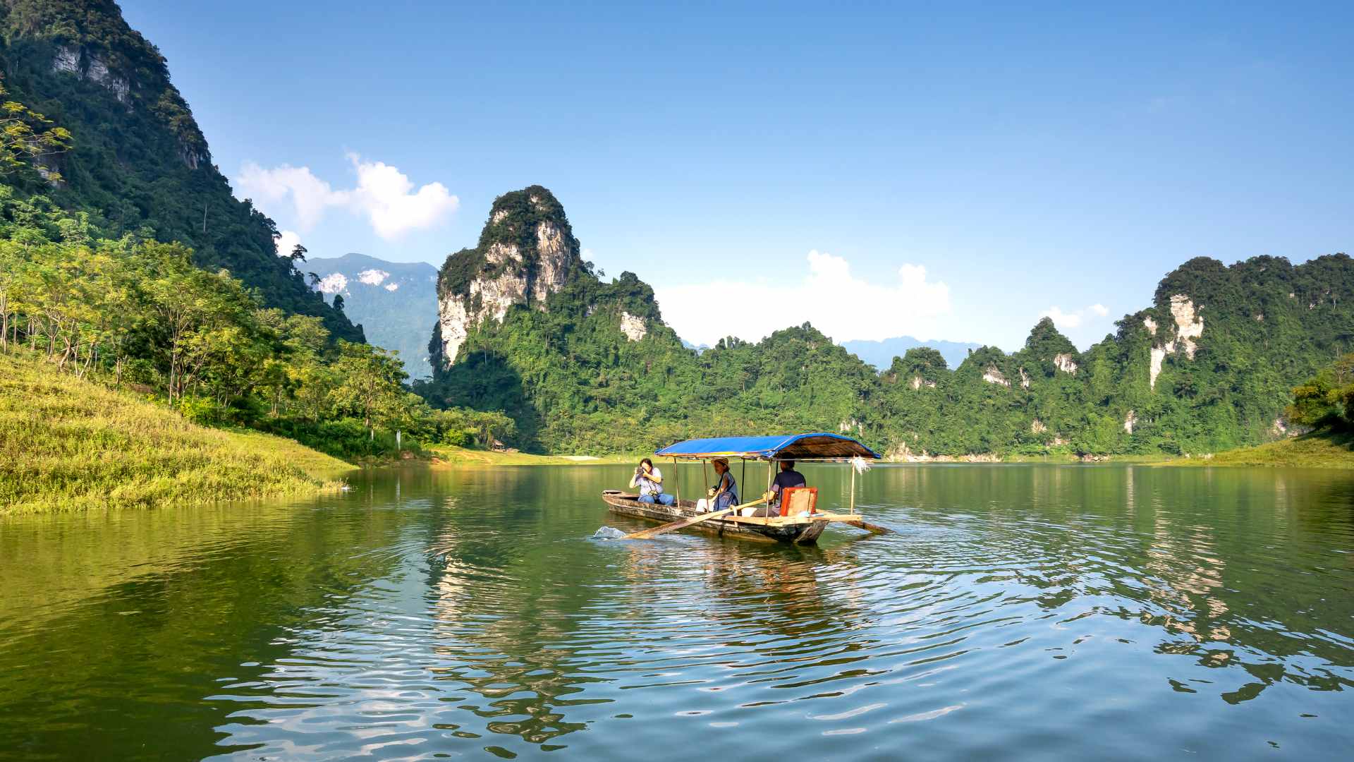 The Art of Responsible Travel: Connecting with Local Cultures and Nature