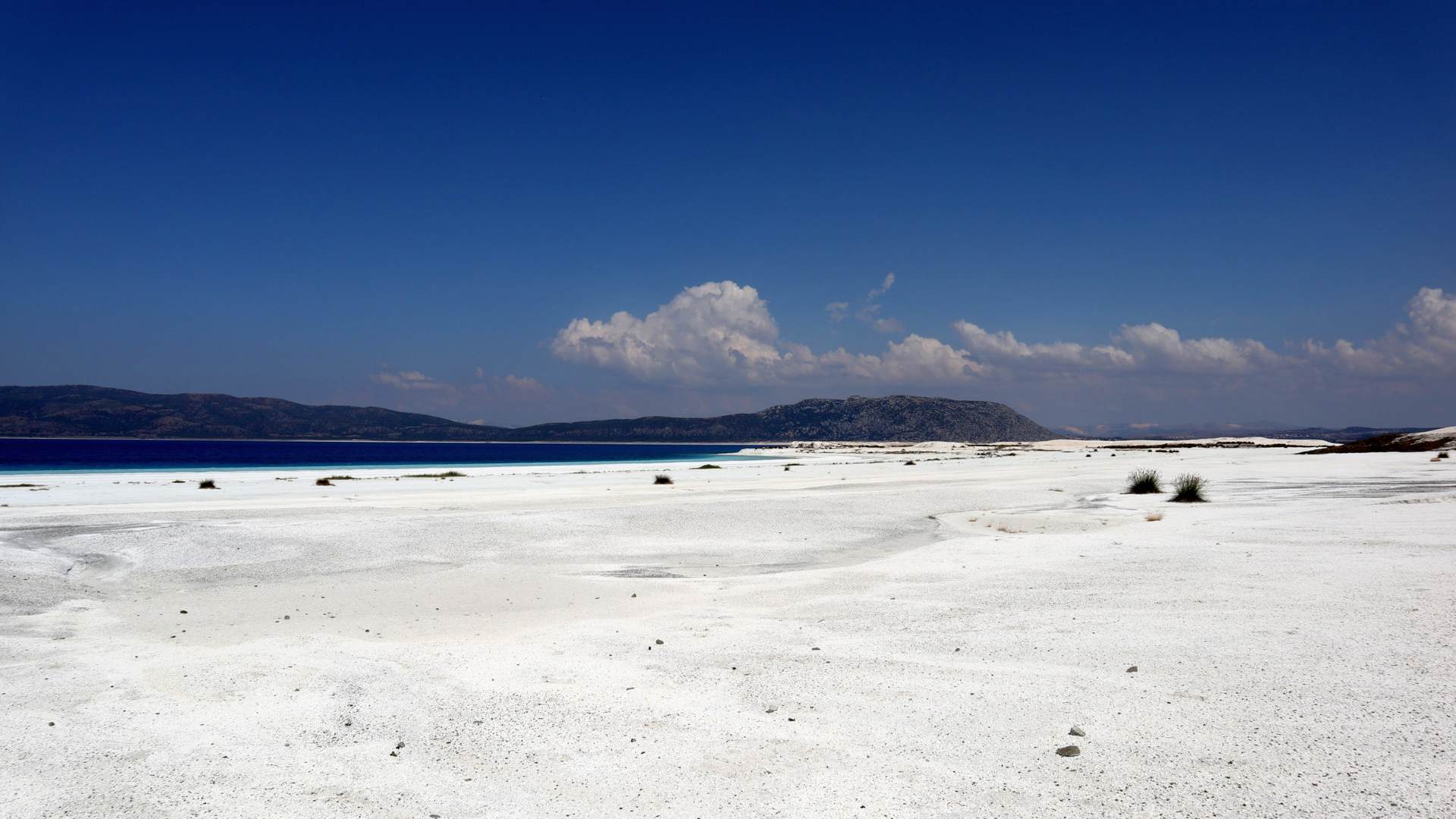 White magnesium shores around Lake Salda