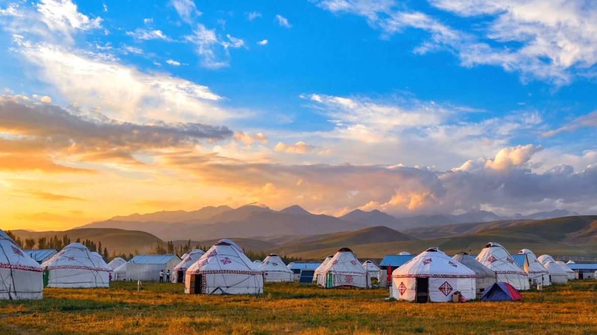 Xinjiang travel- yurts in the grassland