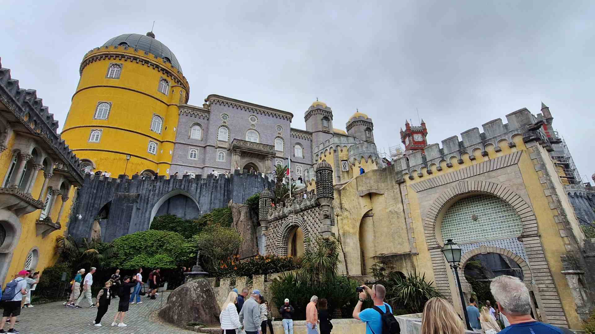 Pena Palace- the splendid gem from the 19th century