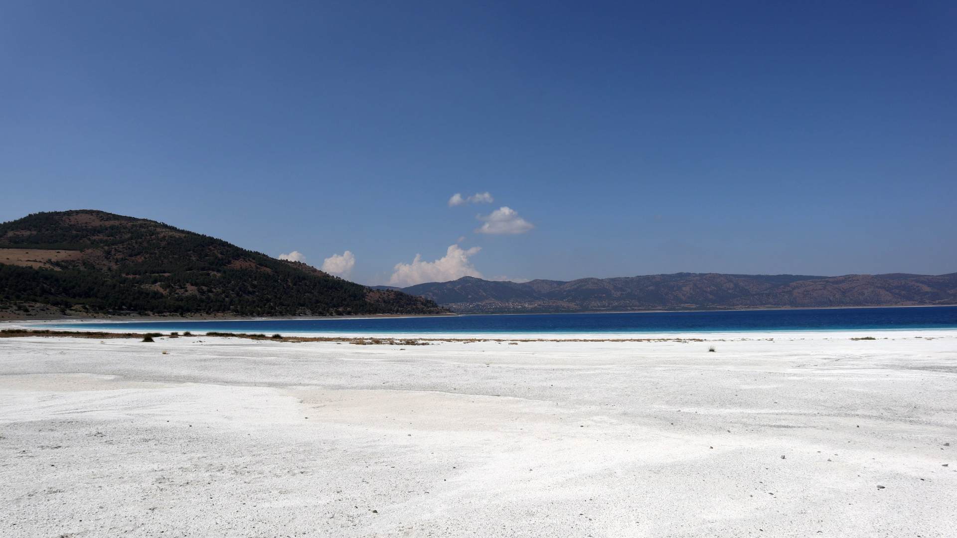 Lake Salda- white and turquoise blue