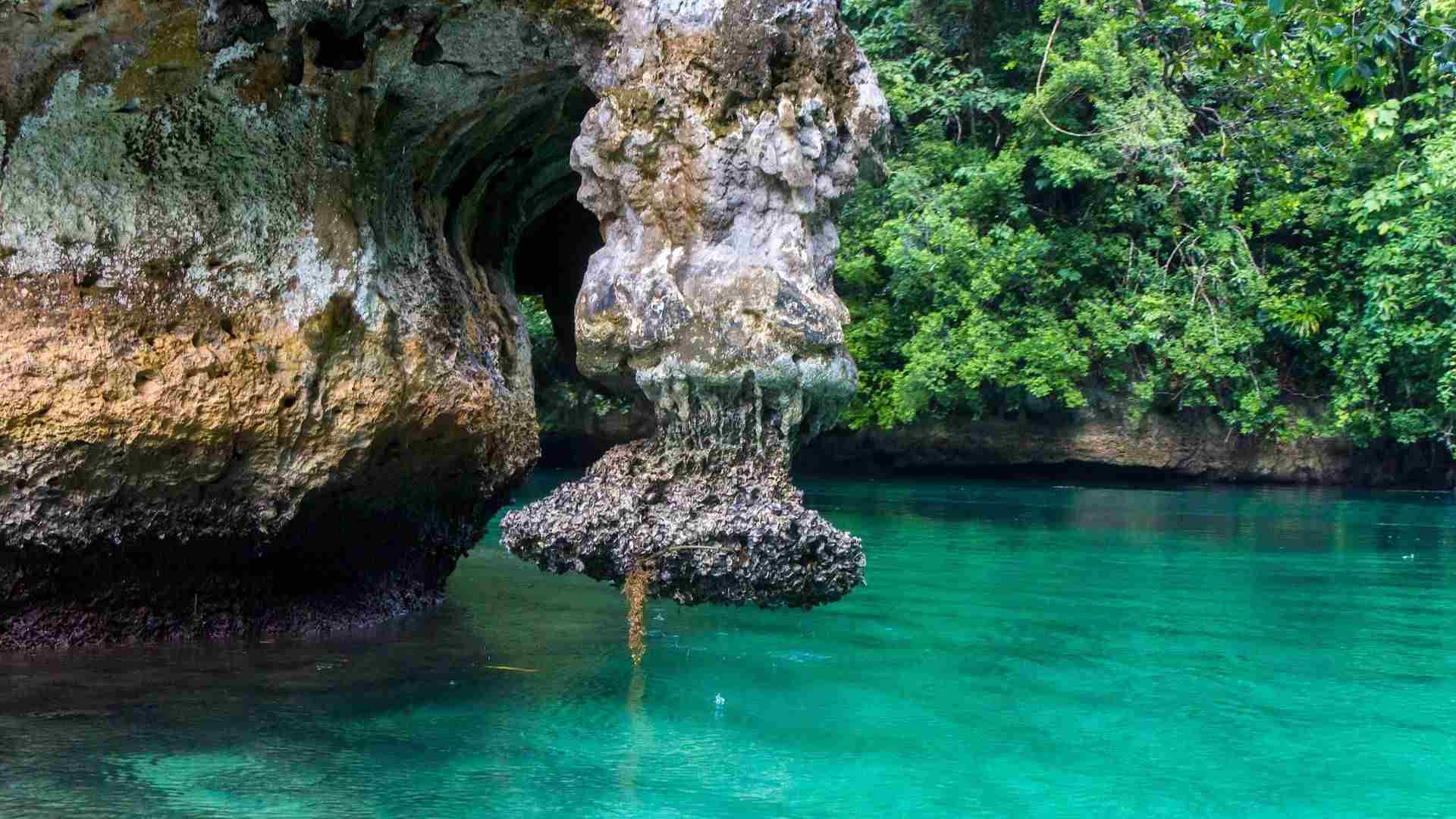 In the maze of Sohoton Cave