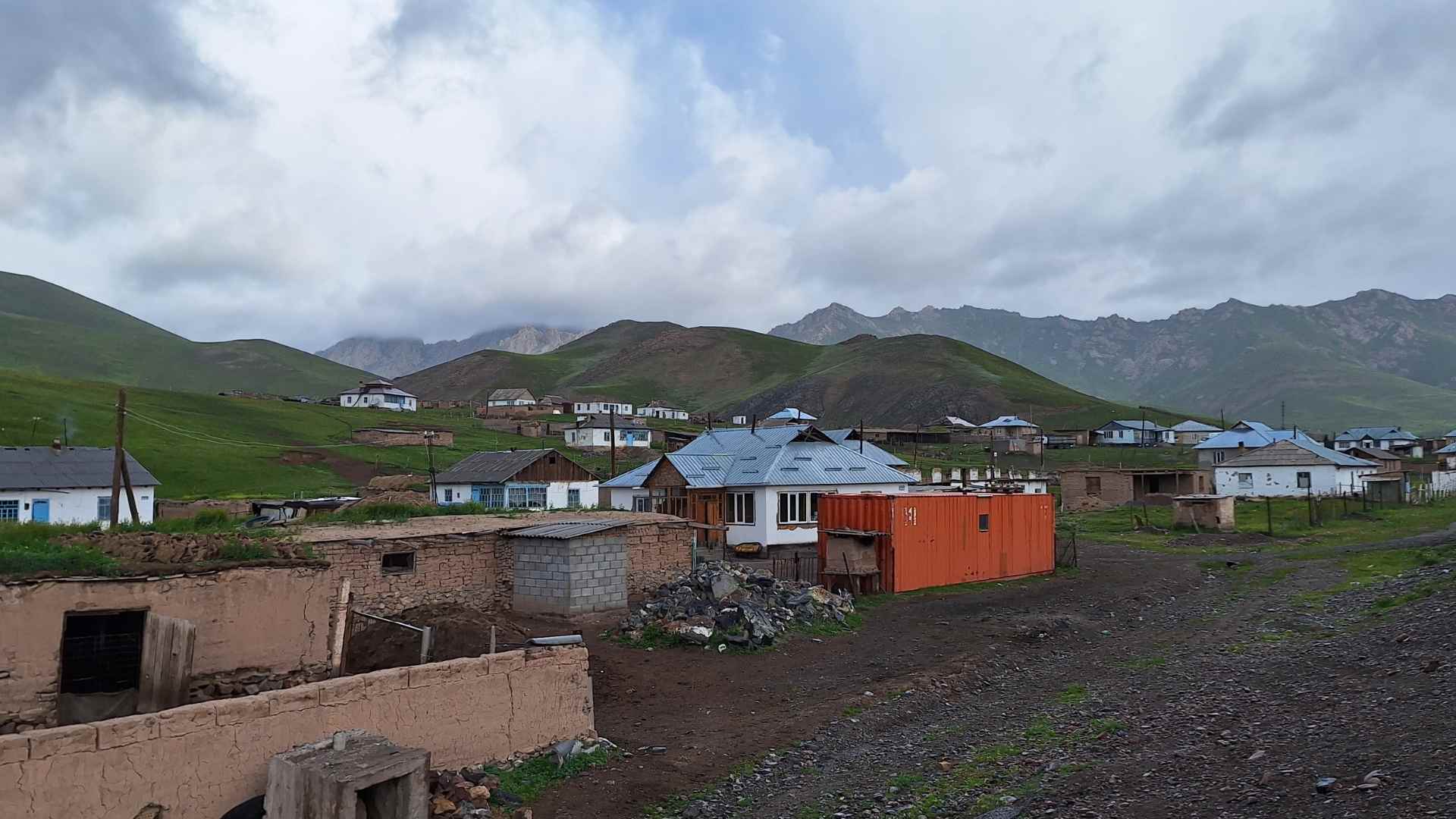 The village of Sary-Tash