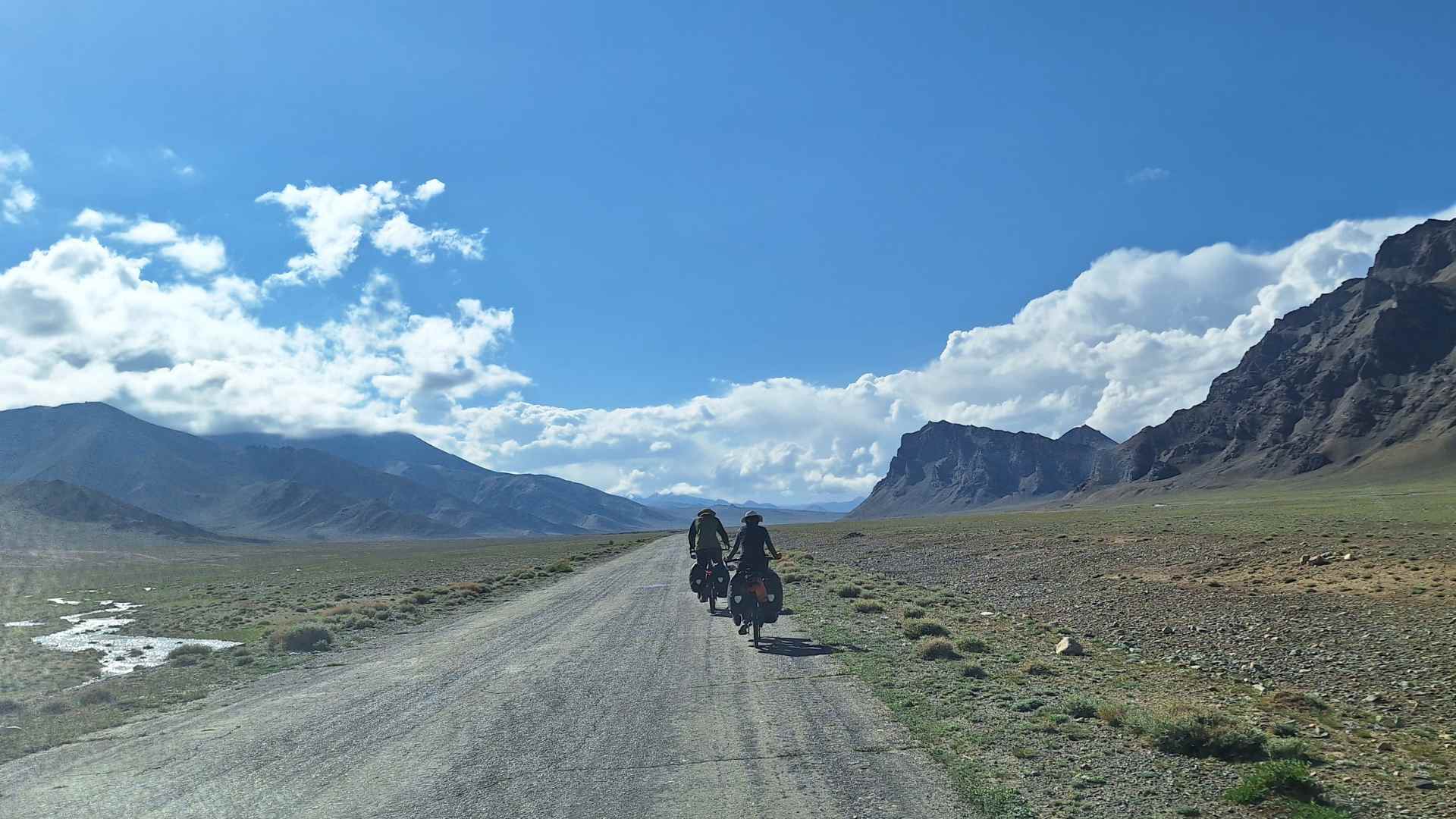 Cyclists on the Pamir Highway