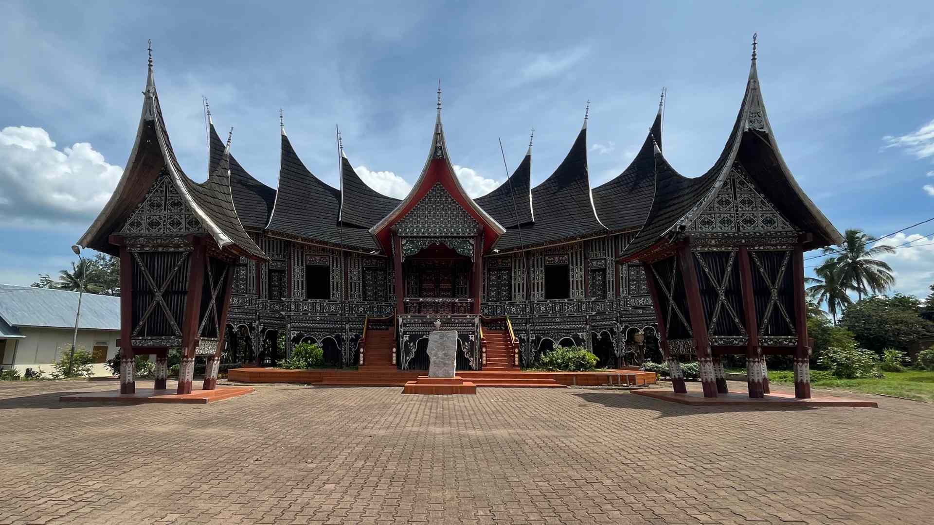 Silinduang Bulan Palace