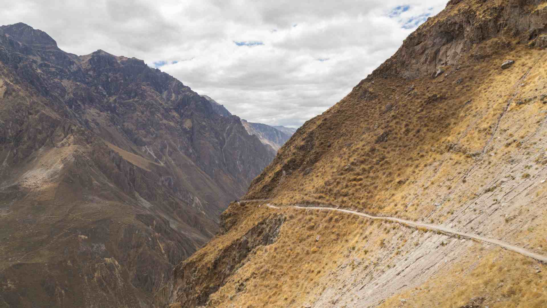 A hiking trail in Colca Canyon