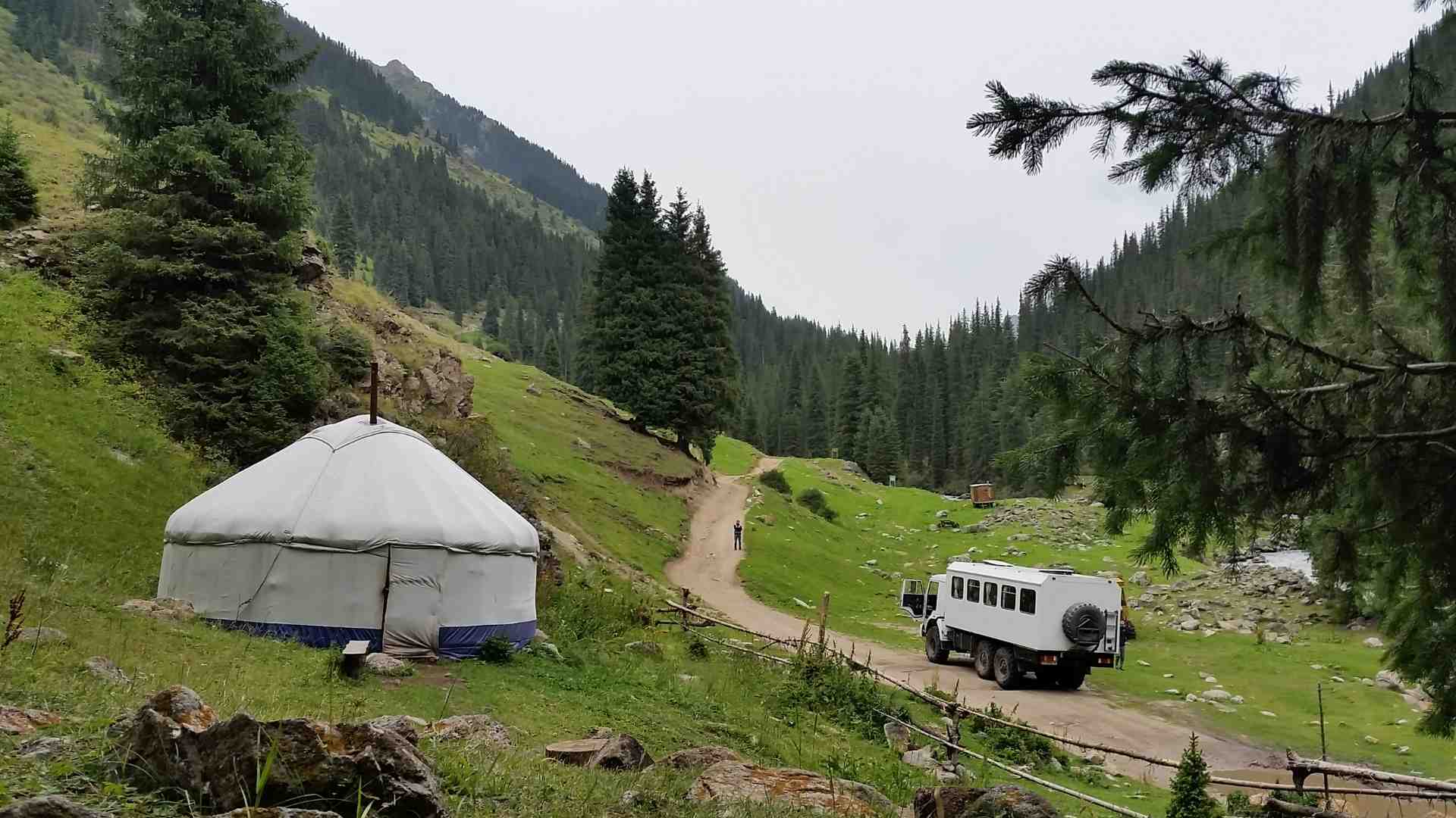 A "truck-bus" on the road from Ak Suu to Altyn Arashan